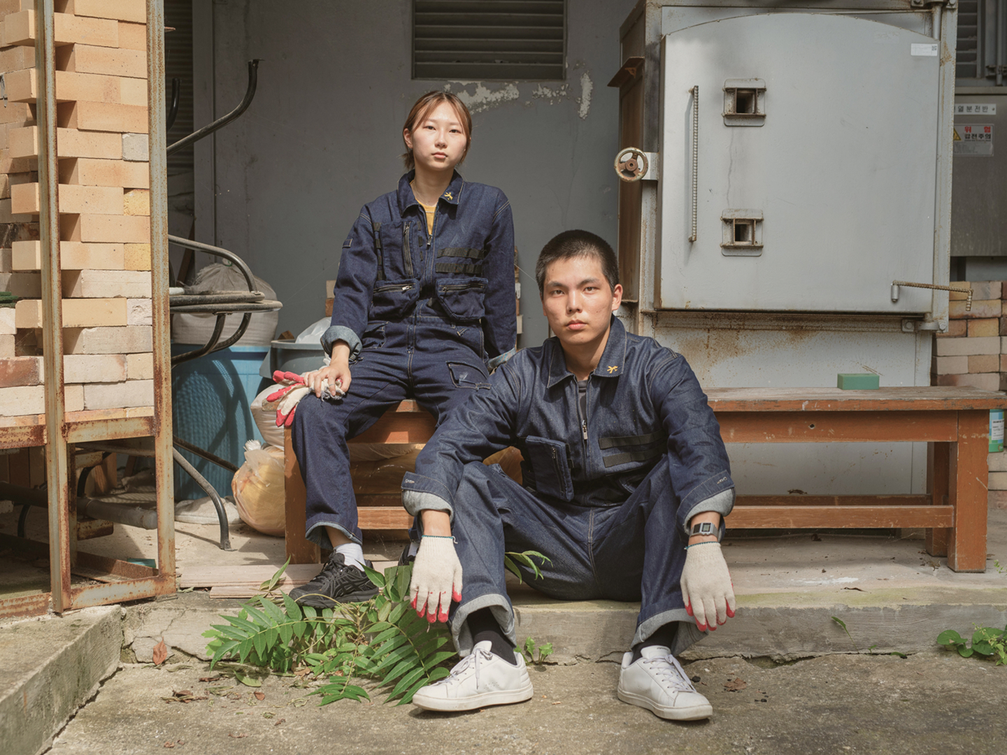 2 models wearing size A/B of jumpsuit